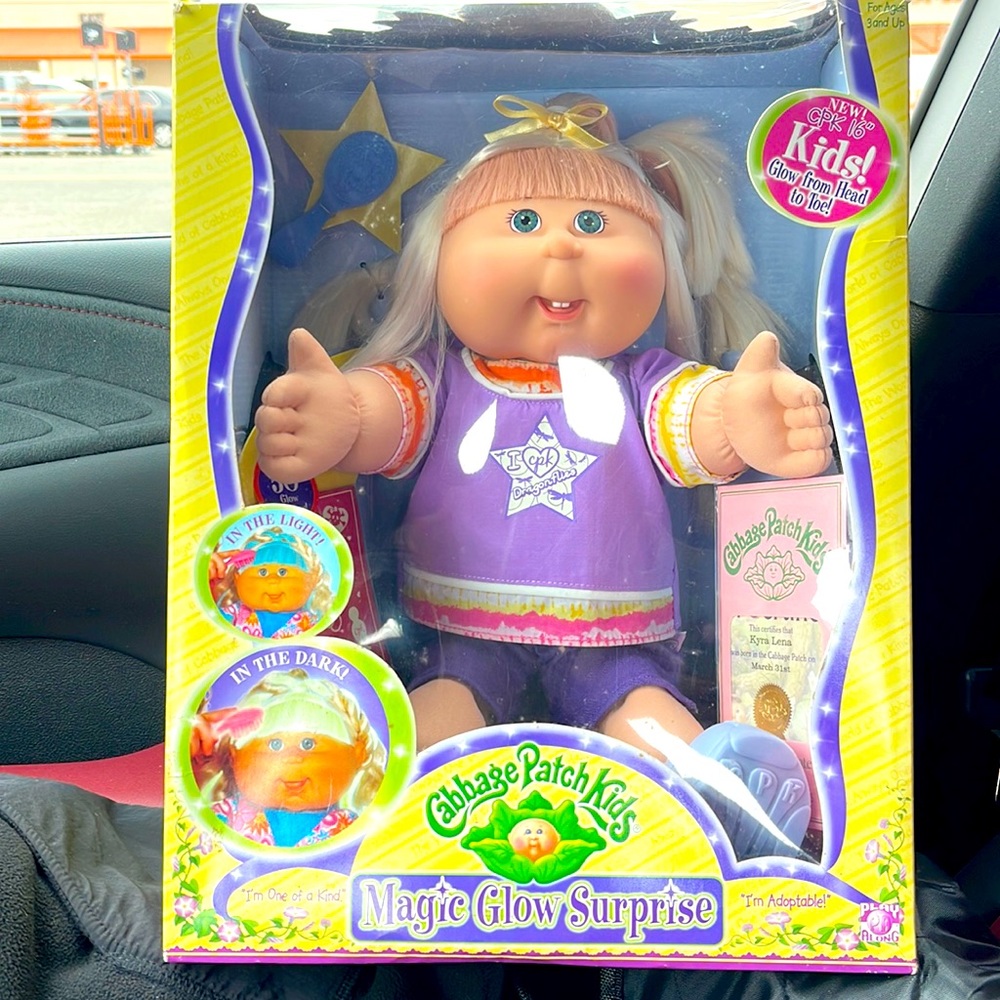 Cabbage  Patch Doll Magic Glow Surprise  doll 2007 rare blonde with pigtails ☺️